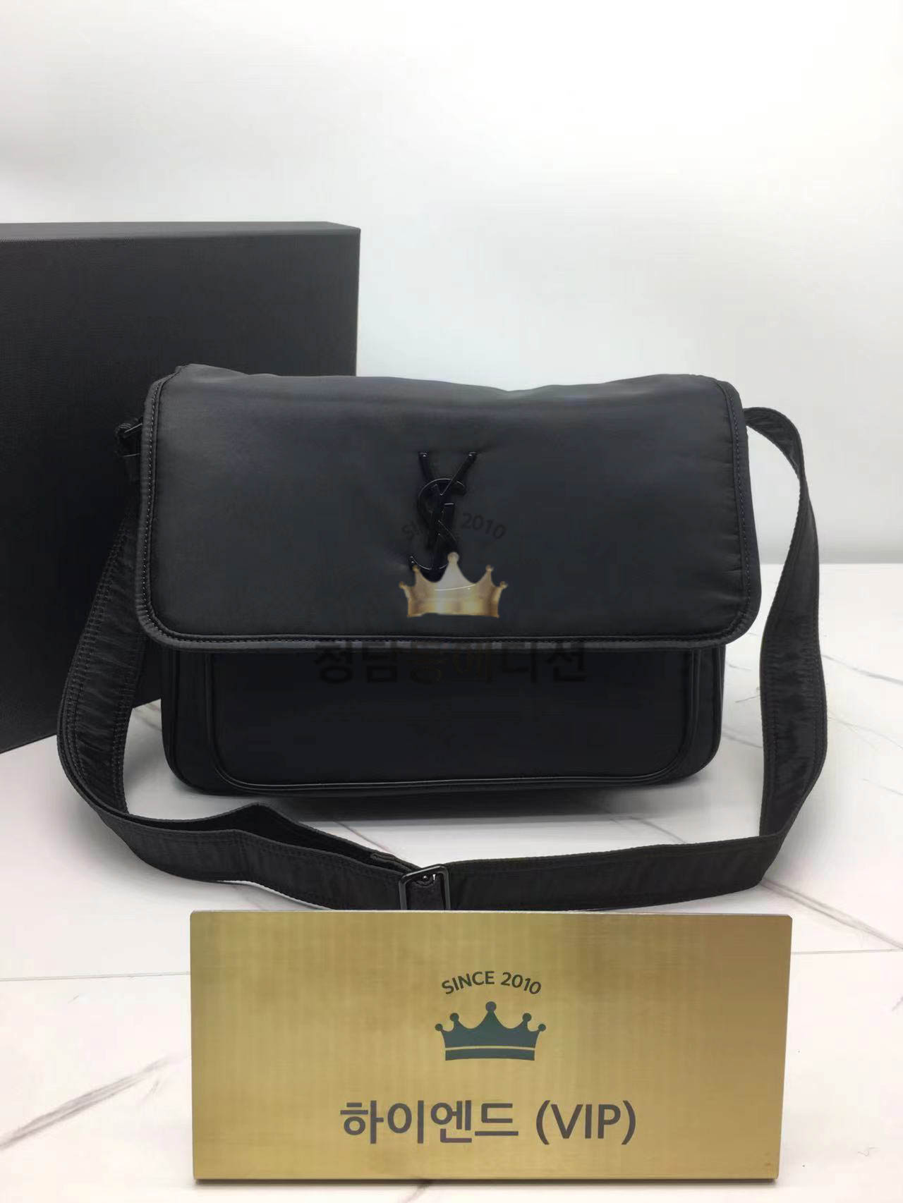 입생로랑 24SS 나일론 니키 메신저백 757146