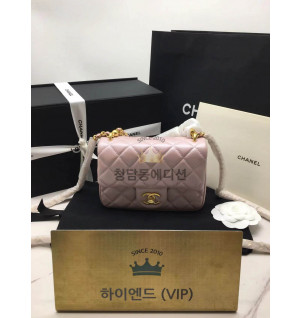 샤넬 24P 펄 체인 미니 플랩백 AS4385