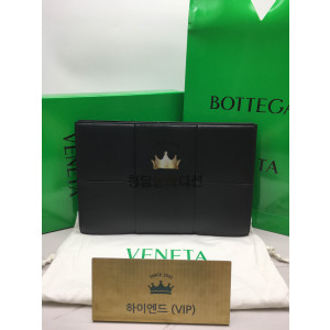 보테가베네타 아르코 도큐먼트 케이스 클러치백 680196 남녀공용 (블랙)