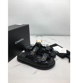 샤넬 24P 19로고 벨크로 뮬