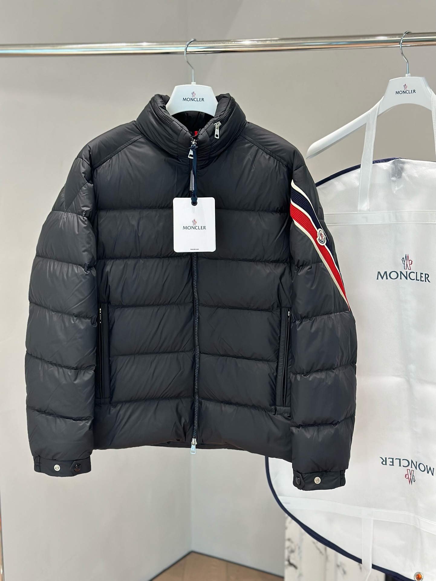 몽클레어 살라얀 다운 패딩 (남성용) (컬러 블랙, 브라운)