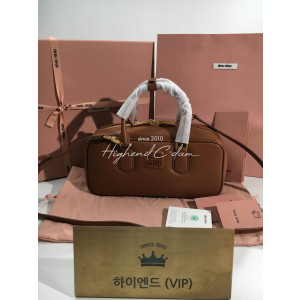 미우미우 아르카디 가죽백 27CM (renewal ver.)