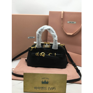 미우미우 아방뛰르 스몰 나파 가죽 백