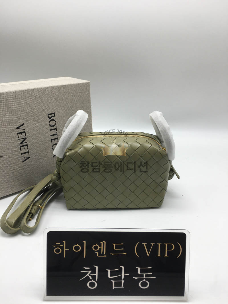 보테가베네타 탑 핸들 루프 백 796615