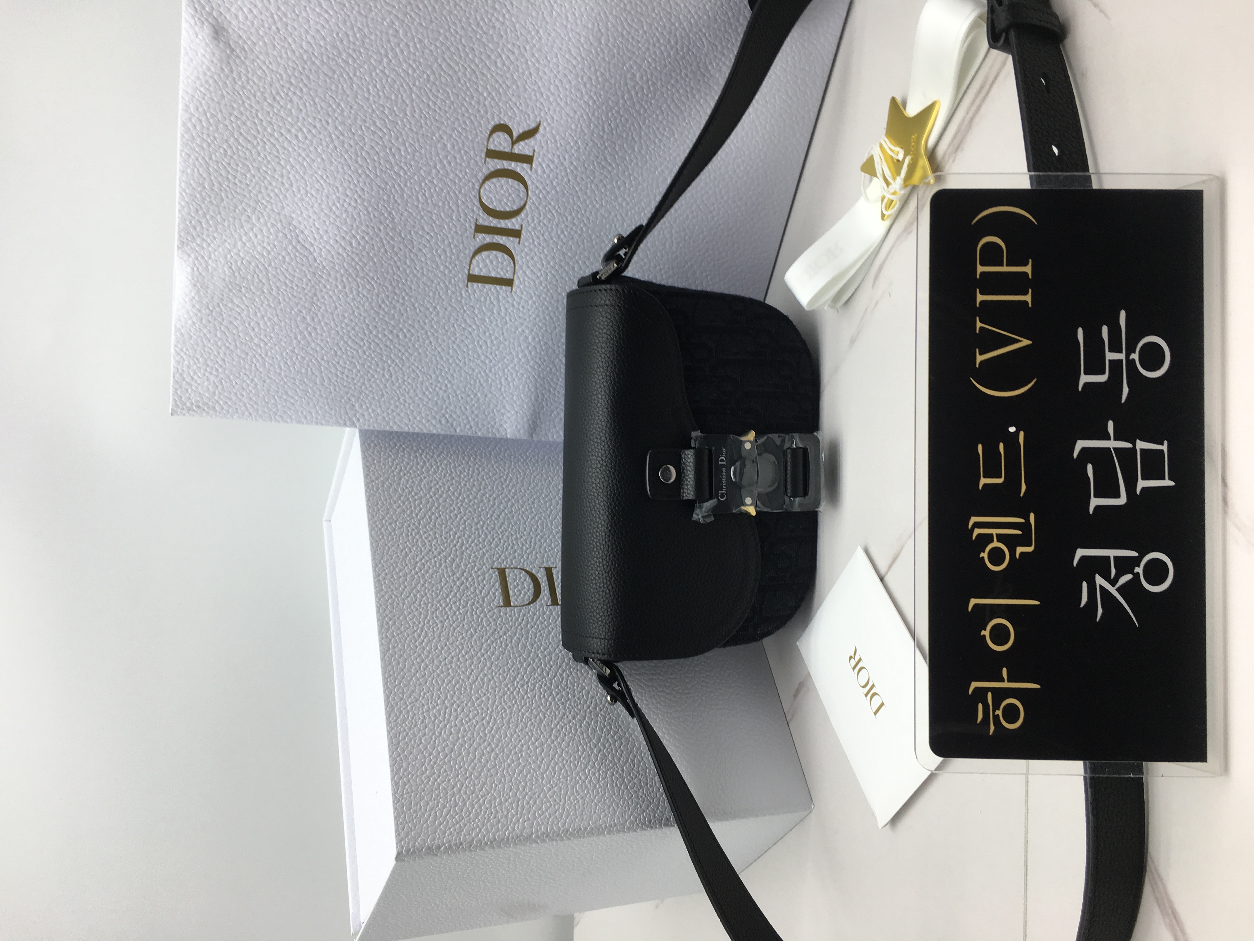 디올 새들 플랩 메신저백 19.5cm (upgrade ver.)