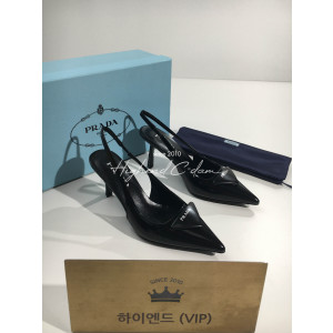 프라다 소프트 패딩 레더 슬링백 펌프스 힐 (굽 7.5cm)