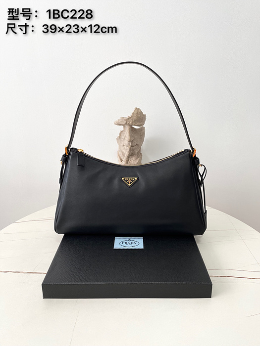 프라다 에메 라지 가죽 숄더백 1BC228