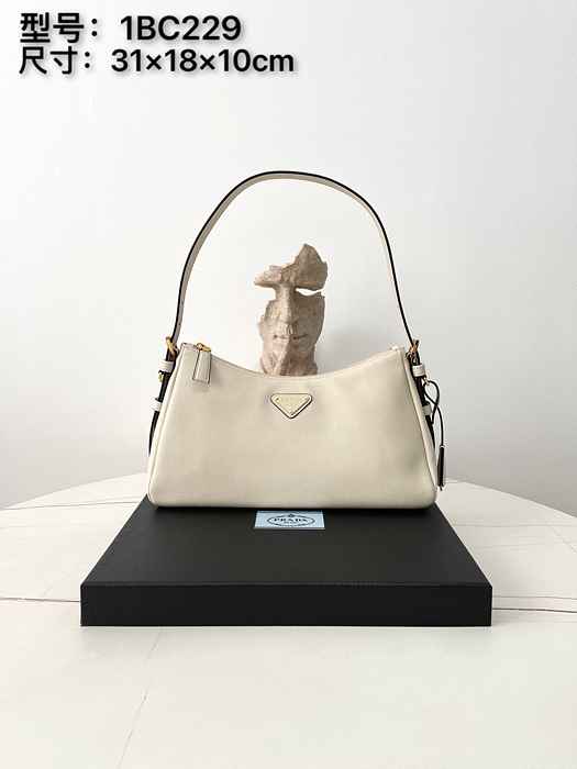 프라다 에메 미디엄 가죽 숄더백 1BC229