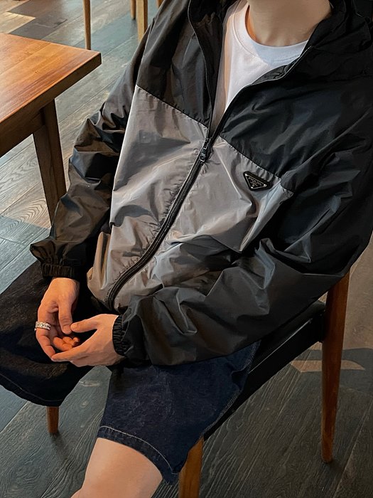 프라다 투톤 패치워크 바람막이 (남성용)