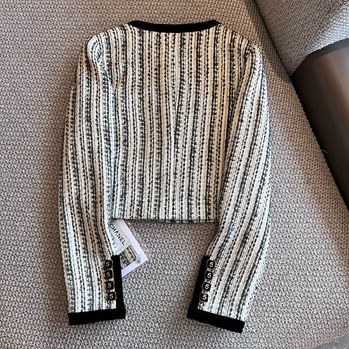 샤넬 24SS 트위드 자켓