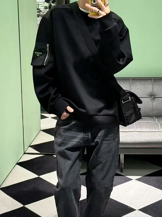 프라다 맨투맨 (남녀공용)