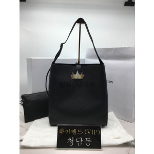 더 로우 블레이크 호보백 (컬러 블랙)