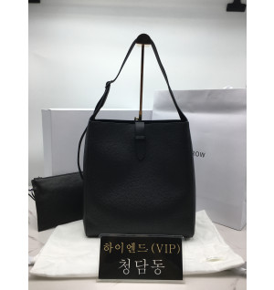 더 로우 블레이크 호보백 (컬러 블랙)