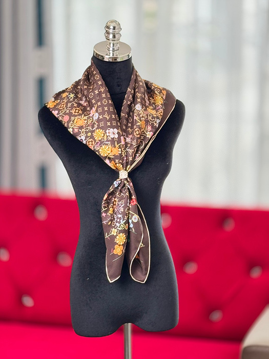 루이비통 실크 스카프