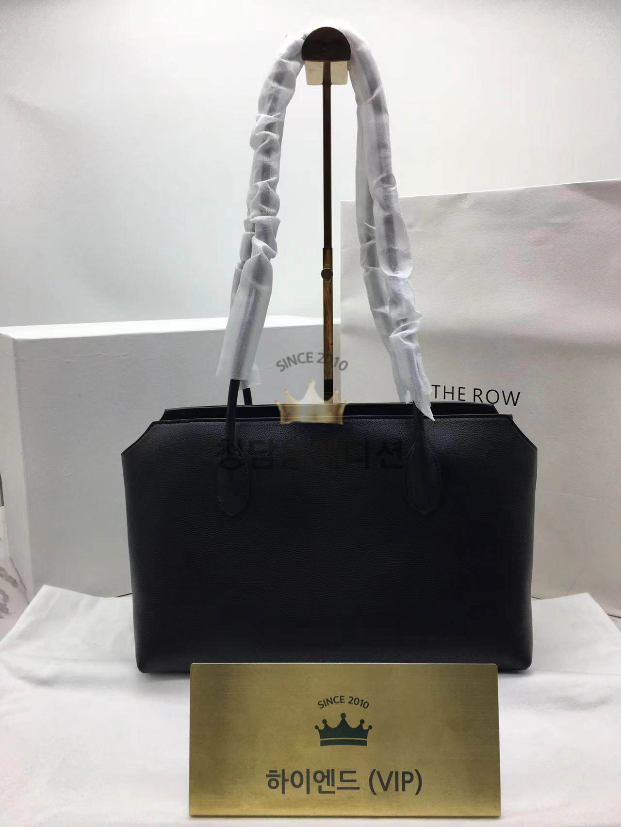 더 로우 테라스백 (컬러 블랙)