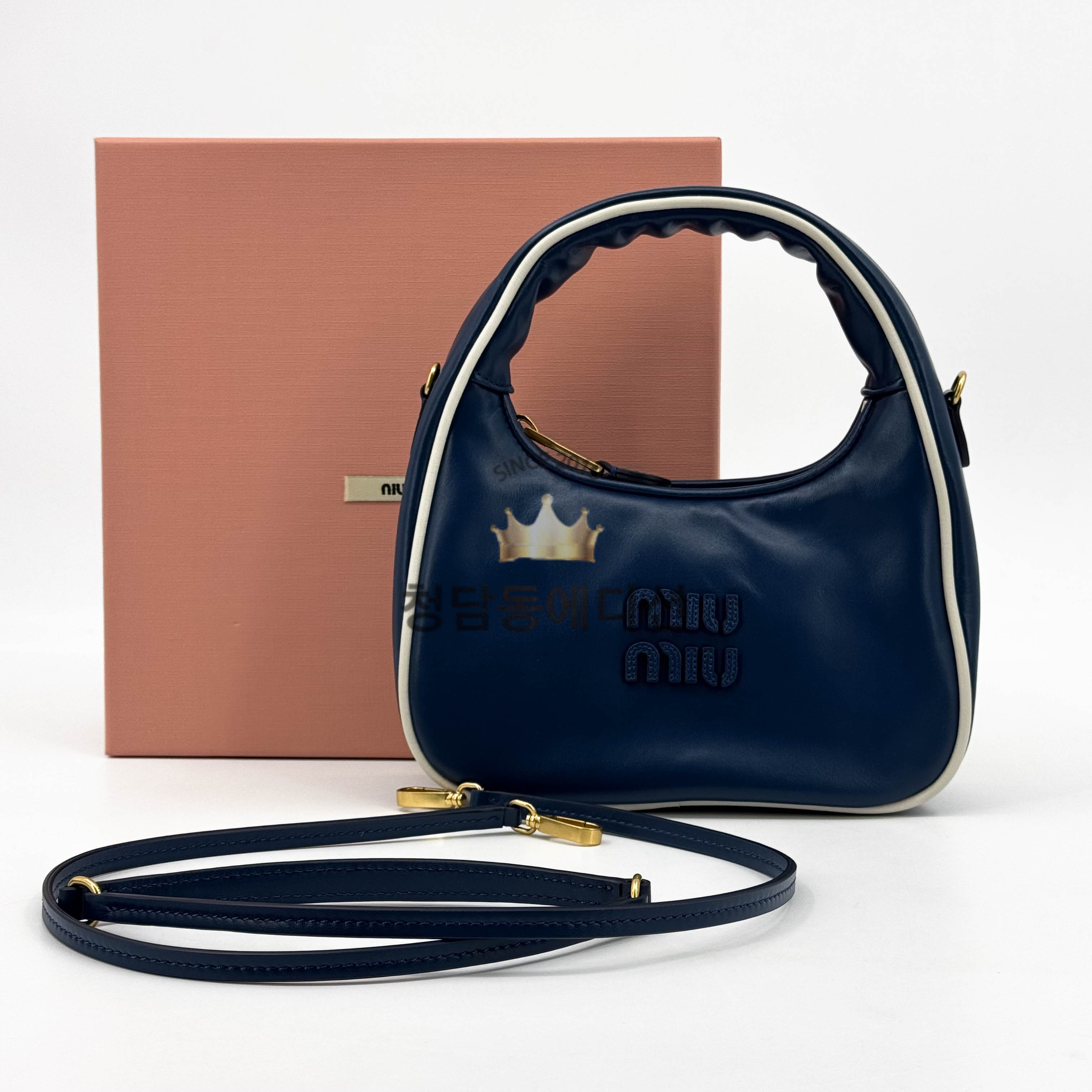 미우미우 완더 가죽백