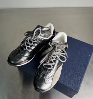 디올 디 스케치 스니커즈