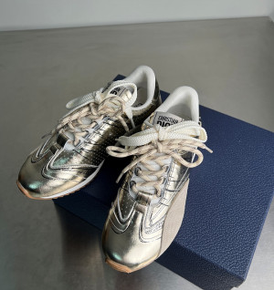 디올 디 스케치 스니커즈