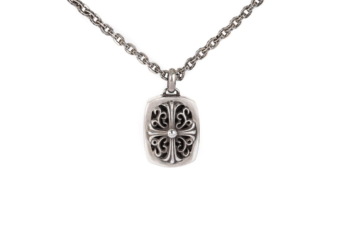 크롬하츠 플로랄 크로스 참 펜던트