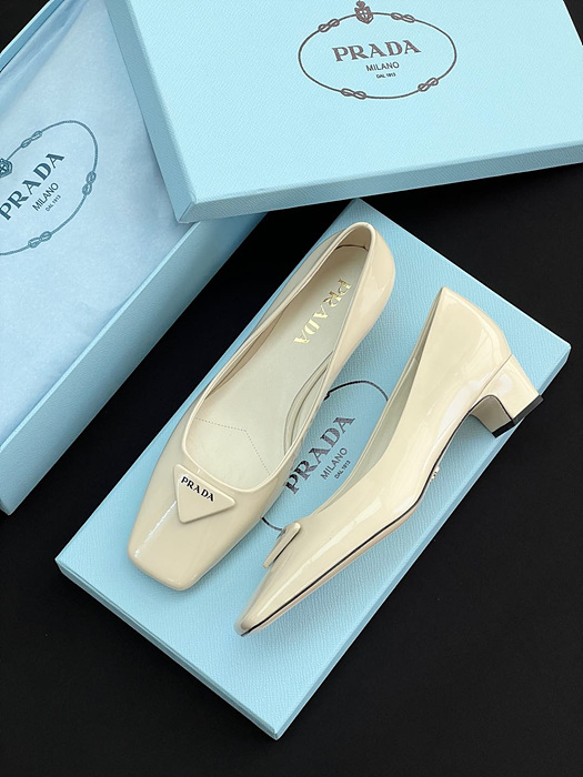 프라다 페이던트 펌프스