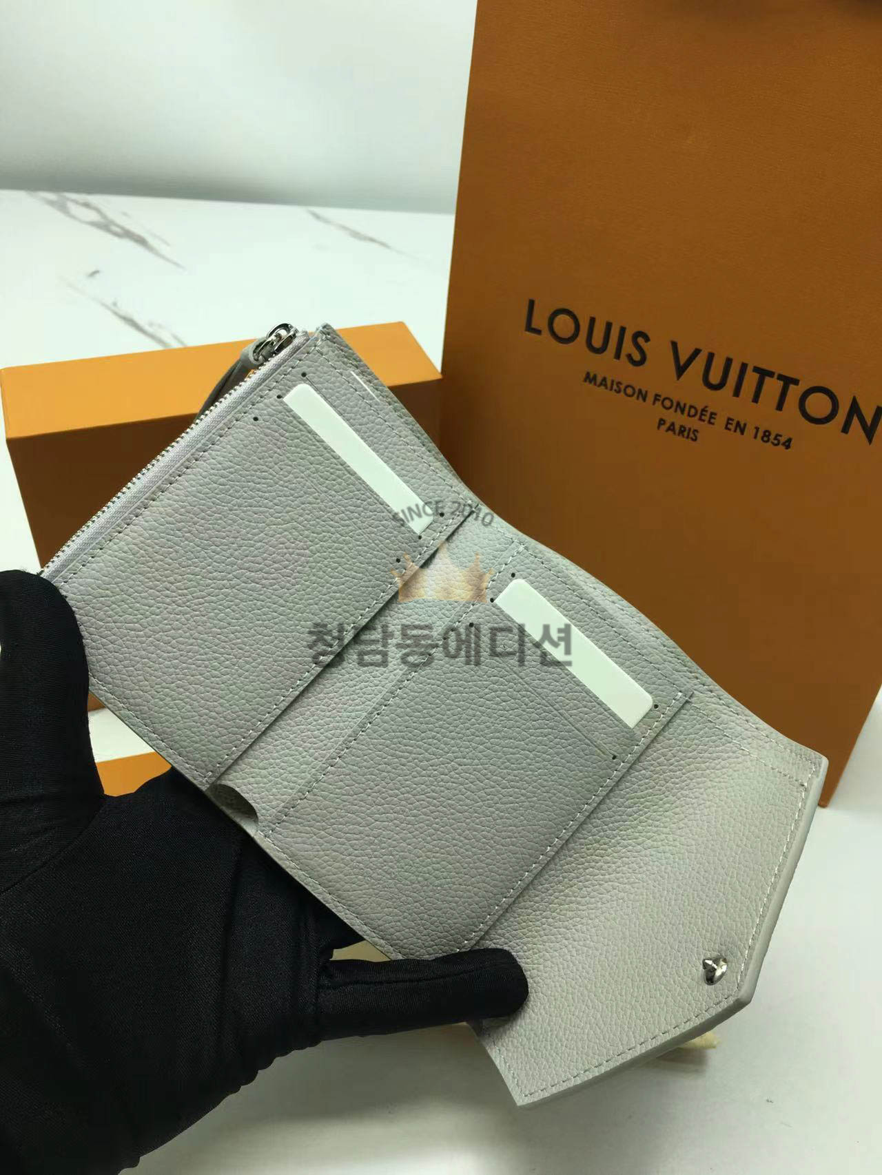 루이비통 빅토린 월릿 M13466