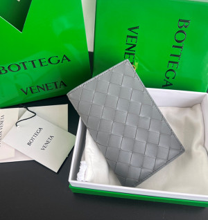 보테가 베네타 미디움 인트레치아토 폴더형 지갑 749940