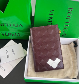 보테가 베네타 미디움 인트레치아토 폴더형 지갑 749940