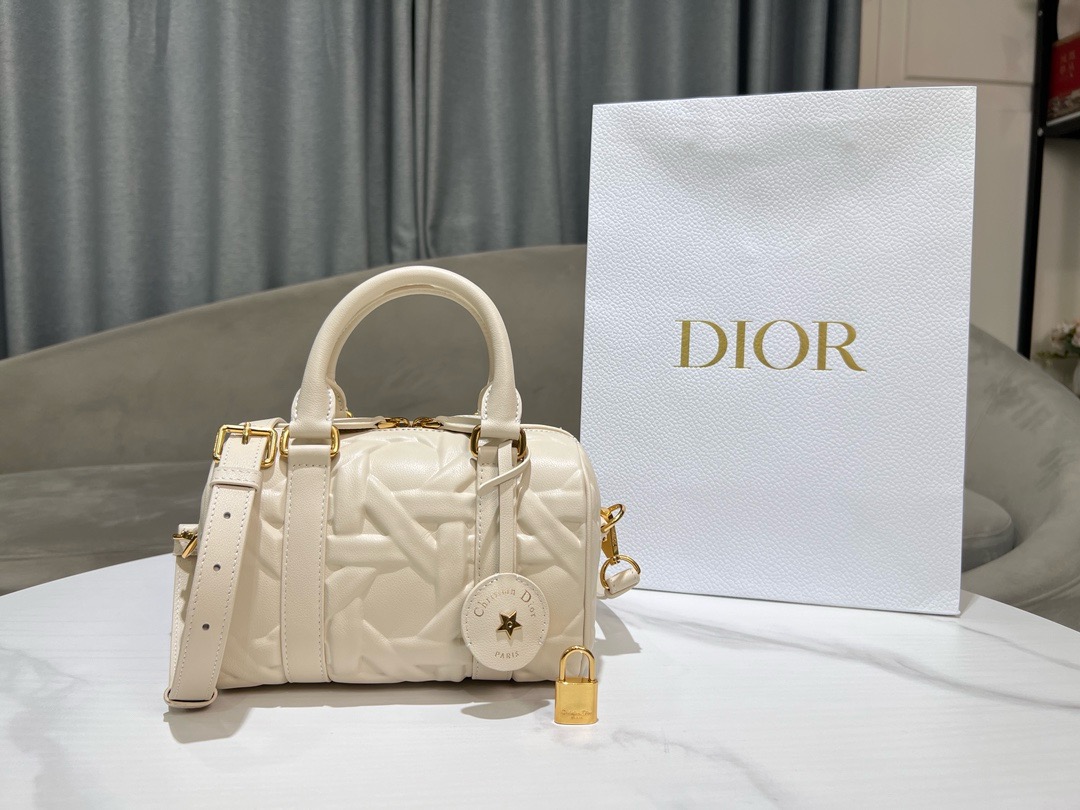 디올 DIOR GROOVE 20백 (컬러 아이보리) 