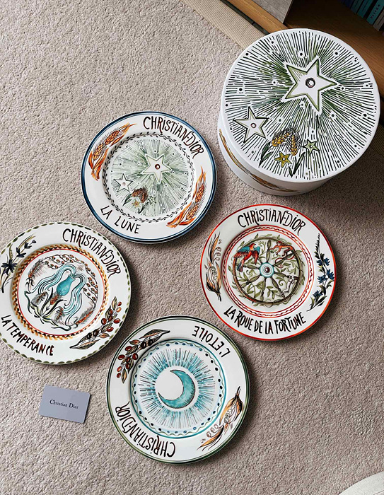 디올 뉴 타로 썬 문 디너 플레이트 세트