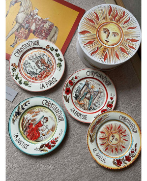 디올 뉴 타로 썬 문 디너 플레이트 세트