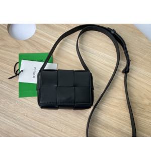 보테가베네타 카세트백 미니 (무광)