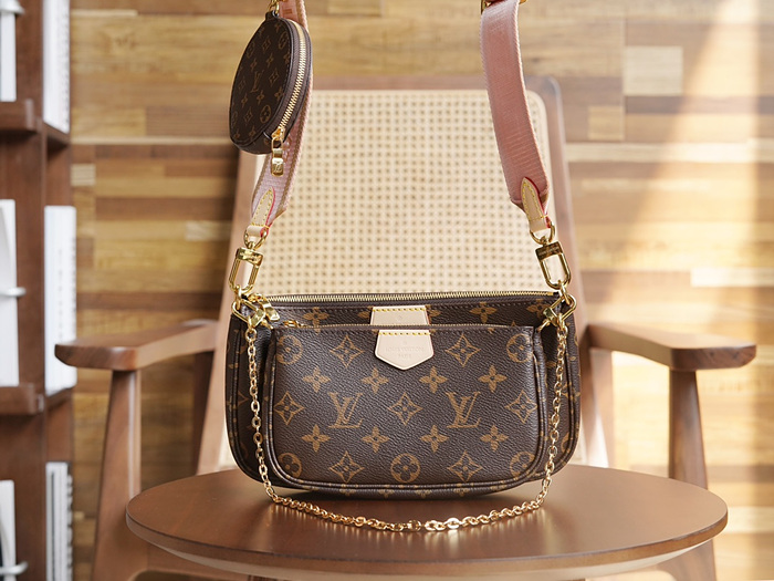 루이비통 멀티 포쉐트 악세수아 M44840