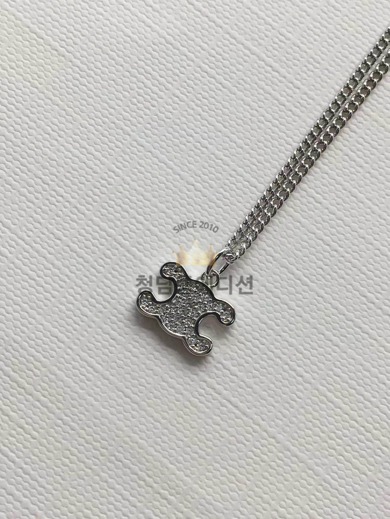 셀린느 트리오페 라인스톤 목걸이