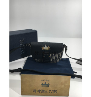 디올 새들 플랩 메신저백