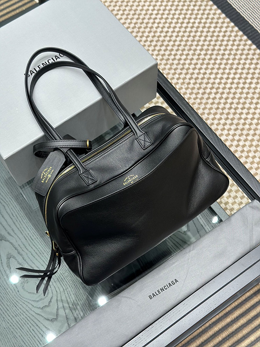발렌시아가 캐리 볼링백 미디움 블랙