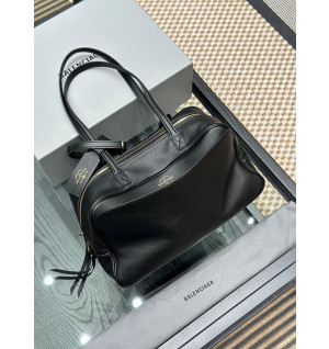 발렌시아가 캐리 볼링백 미디움 블랙