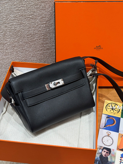 에르메스 켈리 메신저백 올수공 (컬러 누아(블랙)) (Renewal ver.)