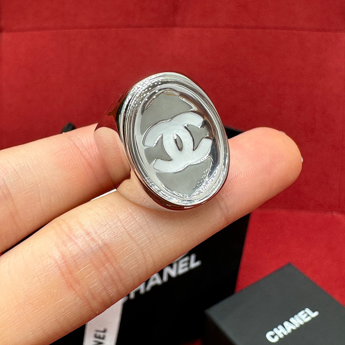 샤넬 에나멜 로고 라운드 링