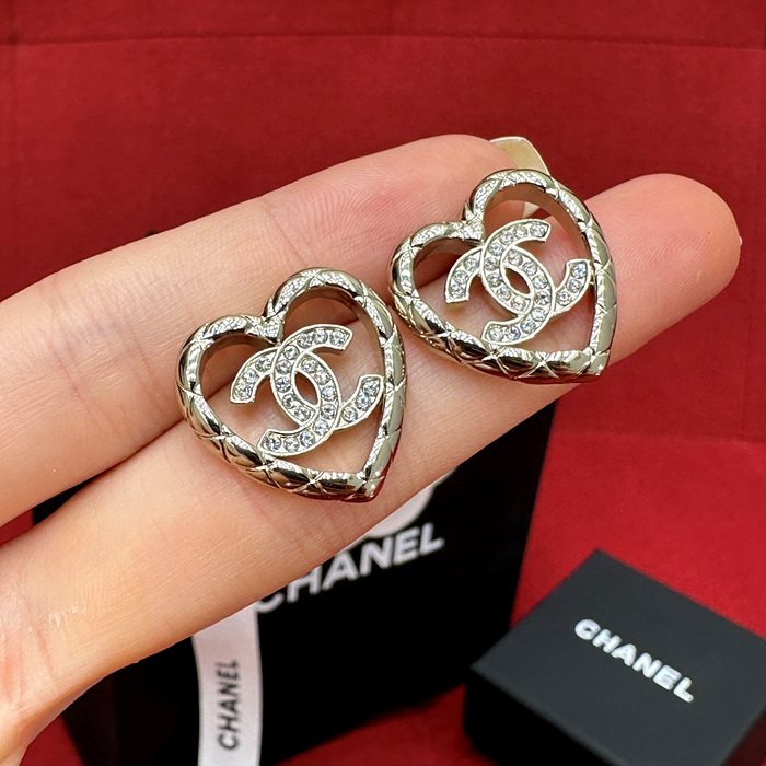샤넬 하트 귀걸이