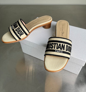 디올 디웨이 뮬 힐