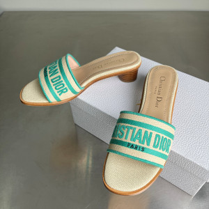 디올 디웨이 뮬 힐