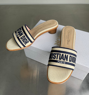 디올 디웨이 뮬 힐