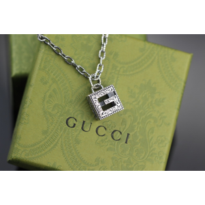 구찌 스퀘어G 목걸이