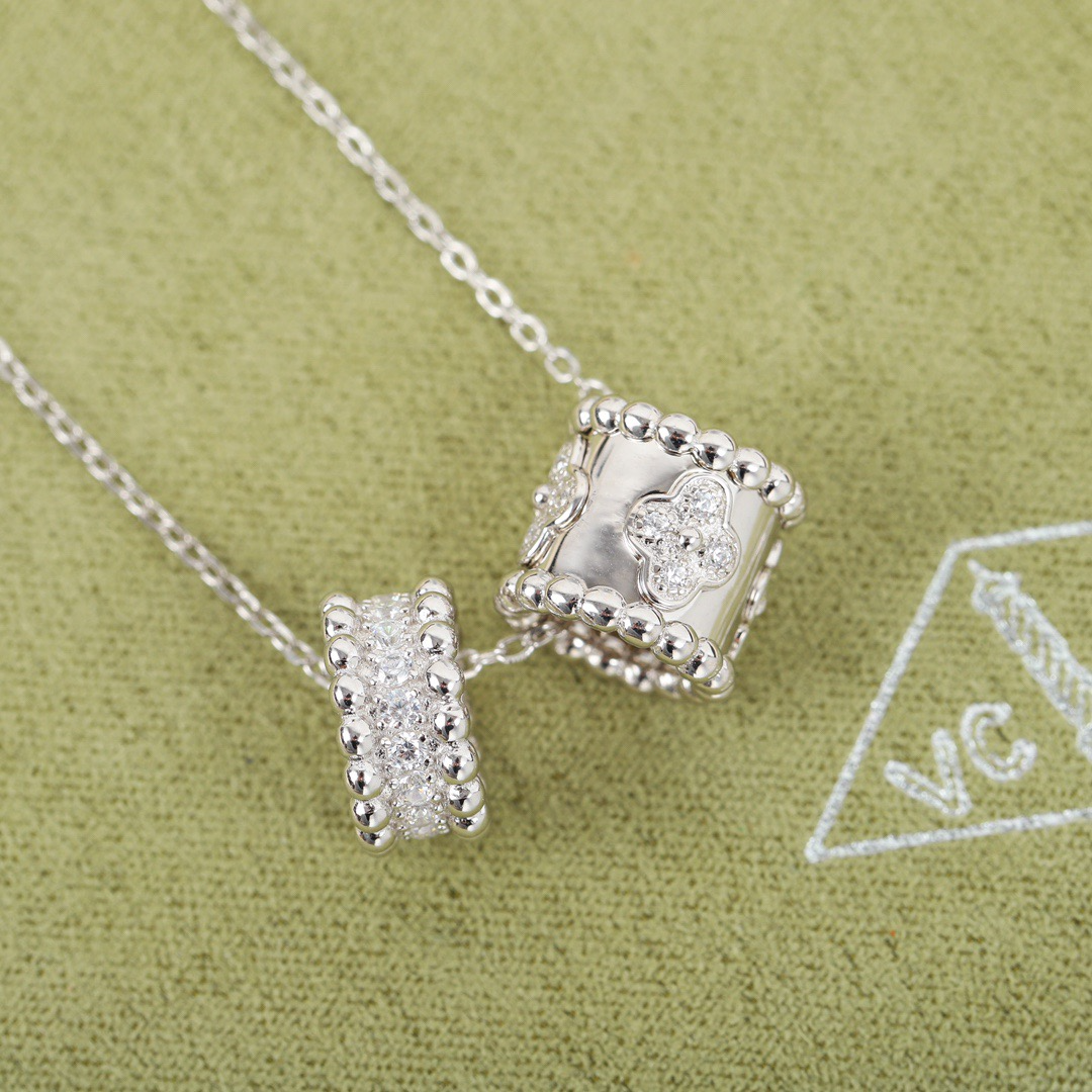 반클리프 빼를리 목걸이 (컬러 화이트골드)