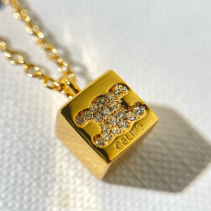 셀린느 골드 크리스탈 큐브 목걸이