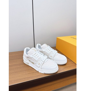 루이비통 트레이너 스니커즈 (남녀공용)