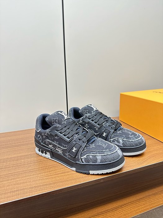 루이비통 트레이너 스니커즈 (남녀공용)