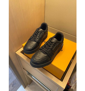 루이비통 트레이너 스니커즈 (남성용)