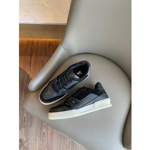 루이비통 트레이너 스니커즈 (남성용)