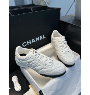 샤넬 퀼팅 레더 스니커즈